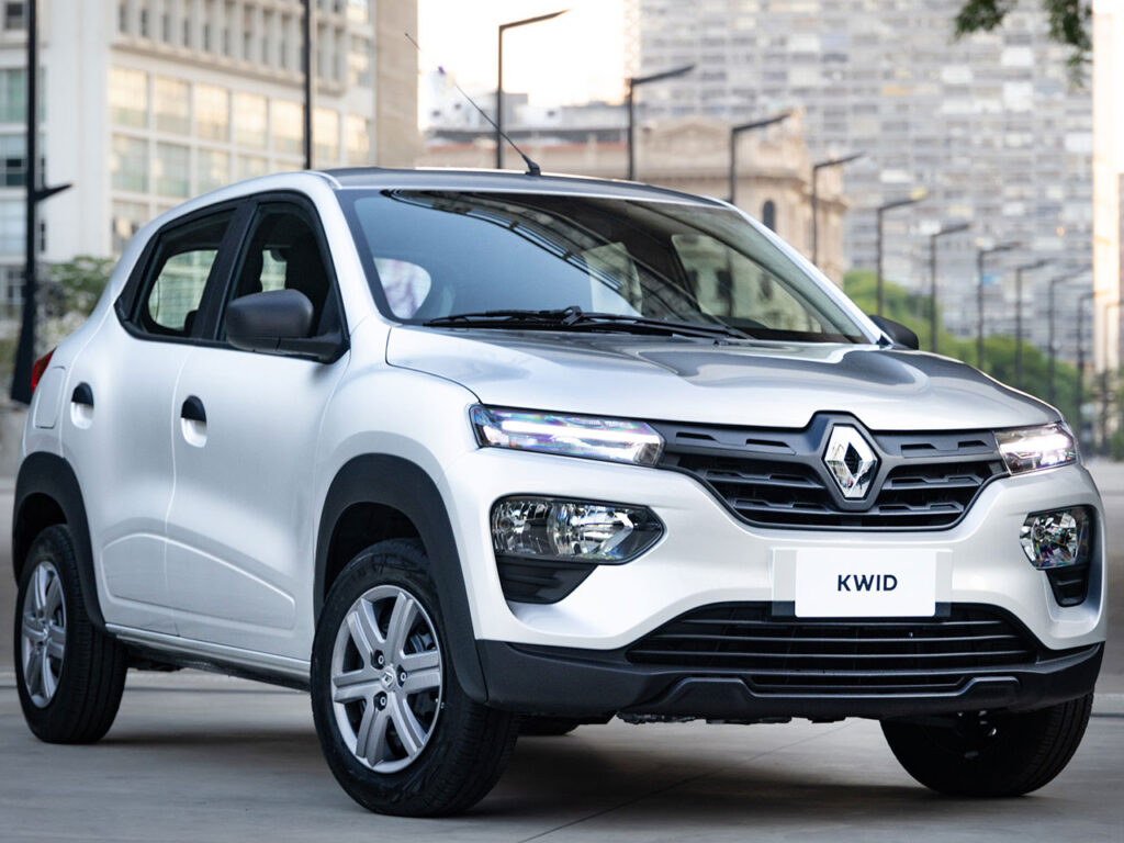O lançamento de programas para reduzir o preço de carros novos populares levou a um aumento na busca por crédito para financiamento de veículos.