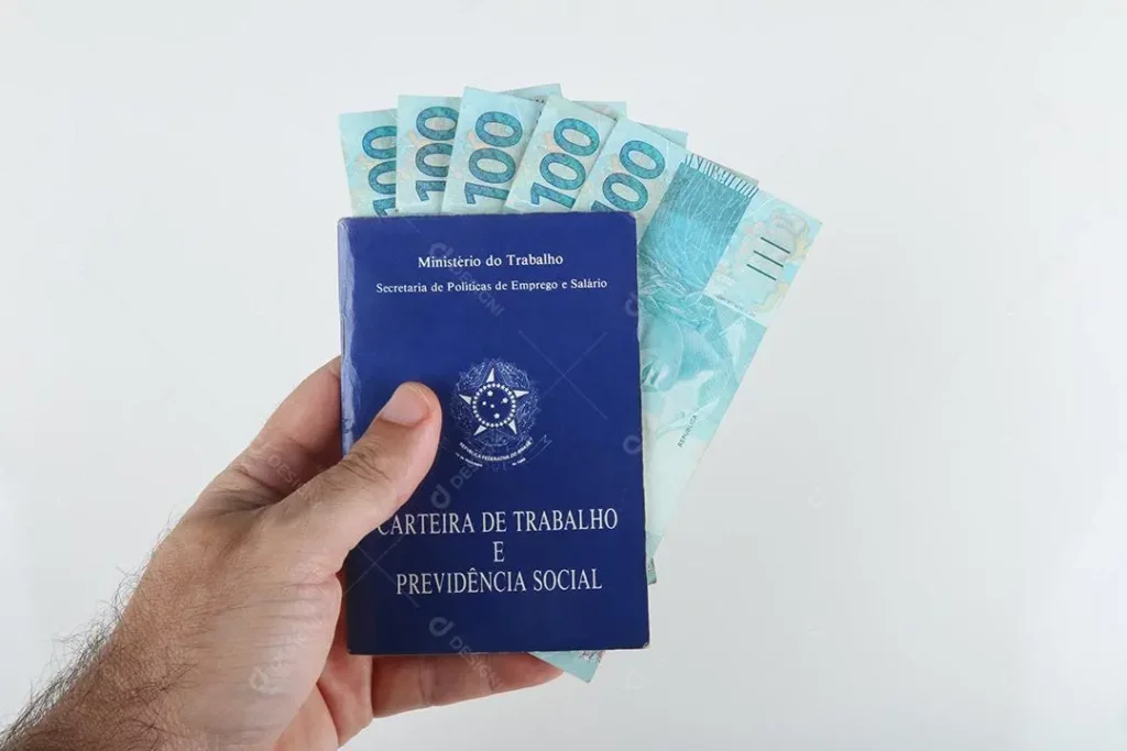 À medida que o fim do mês se aproxima, eles também devem receber salários e benefícios do governo.