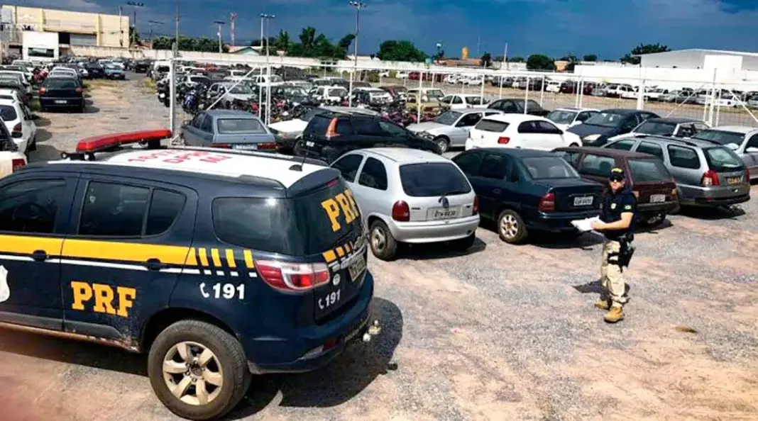 Para quem está pensando em comprar um veículo, temos novidades. No Pará, a Polícia Federal anunciou que em breve realizará um leilão virtual de carros.